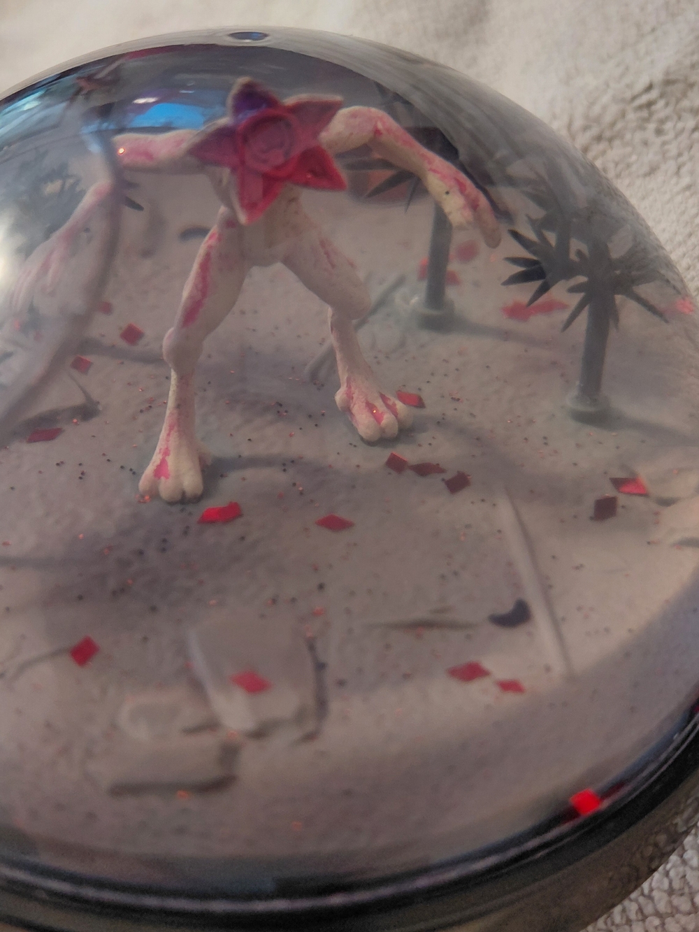 Netflix Stranger Things Upside Down Double Sided Snow Globe Eleven & Demogorgon